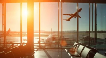 عودة مفاجئة.. ممثل لبناني شهير يغادر البلاد نهائيًا